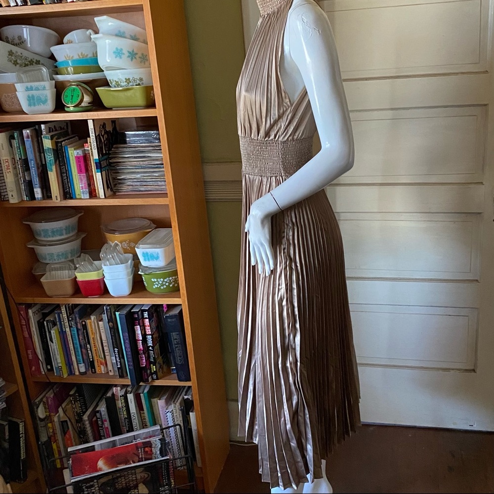 Do Be Pleats - image 2